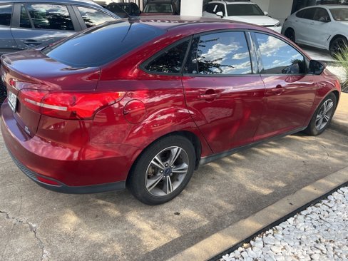 Used 2017 Ford Focus SE image 4