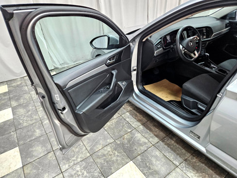 Used 2021 Volkswagen Jetta S image 9