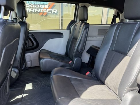 Used 2019 Dodge Grand Caravan SXT image 19