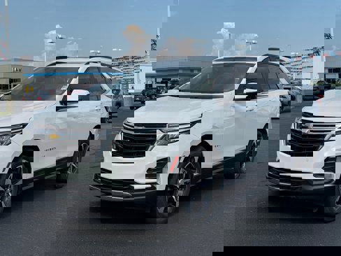 Used 2022 Chevrolet Equinox LT image 1