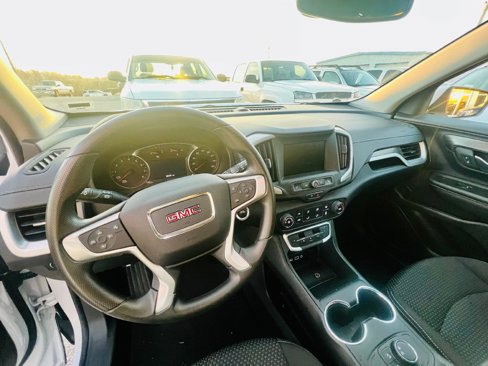 Used 2024 GMC Terrain SLE image 8