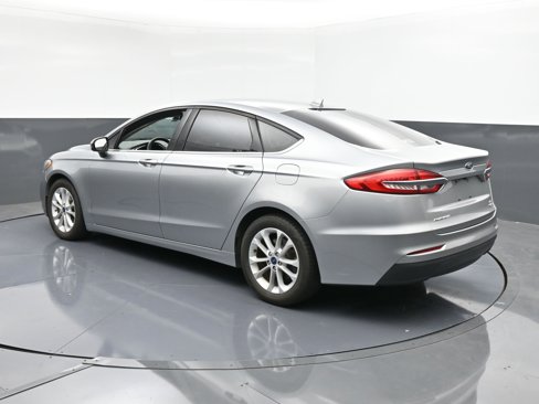 Used 2020 Ford Fusion SE image 6
