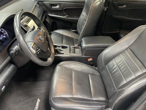 Used 2017 Toyota Camry XLE image 16