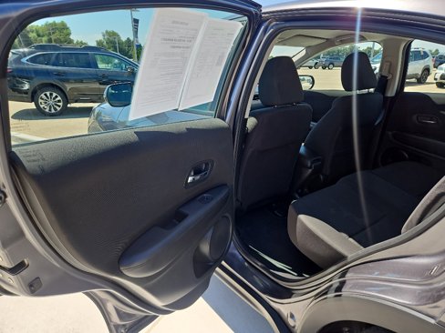 Used 2016 Honda HR-V LX image 9