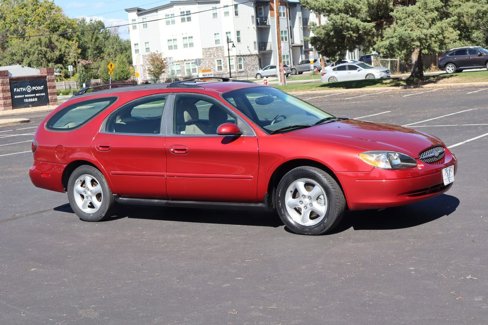 Used 2001 Ford Taurus SE image 2