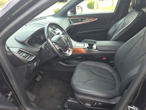 Used 2020 Lincoln Nautilus Reserve image 9