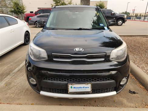 Used 2017 Kia Soul + image 2