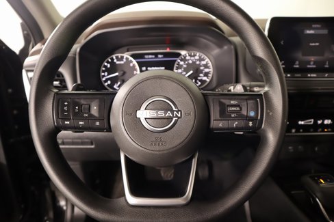 Used 2022 Nissan Rogue SV image 3