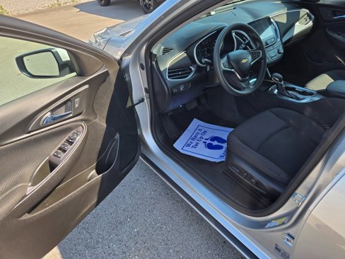 Used 2022 Chevrolet Malibu LS w/ Driver Confidence Package II image 5