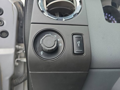 Used 2016 Ford F250 XLT w/ XLT Premium Package image 26