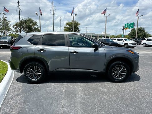 Used 2023 Nissan Rogue S image 5