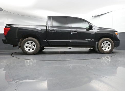 Used 2017 Nissan Titan S image 22