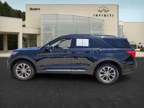 Used 2022 Ford Explorer XLT w/ Equipment Group 202A image 6