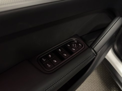 New 2026 Porsche Cayenne Coupe image 9