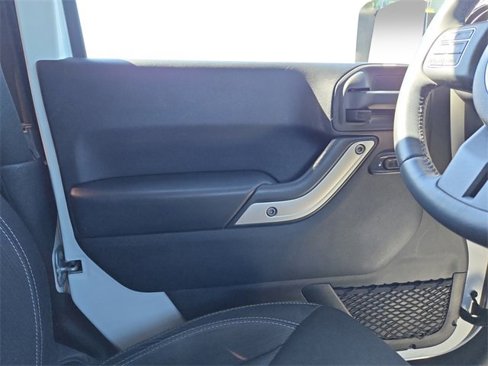 Used 2014 Jeep Wrangler Sahara w/ Connectivity Group image 16