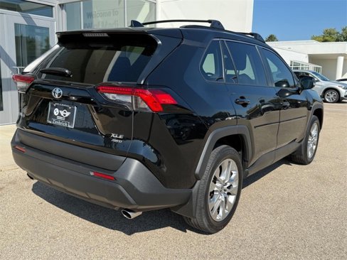 Used 2023 Toyota RAV4 XLE Premium image 3