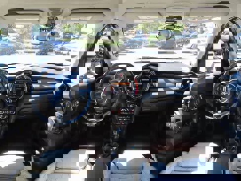 Used 2019 MINI Cooper 4-Door Hardtop image 18