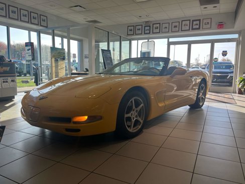 Used 2002 Chevrolet Corvette Convertible w/ Preferred Equipment Group2 image 1