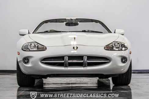 Used 1998 Jaguar XK8 Convertible image 32