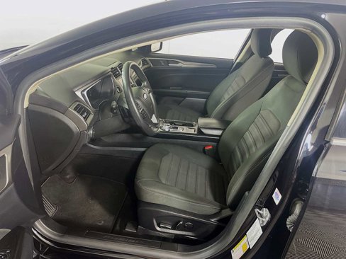Used 2019 Ford Fusion SE image 17
