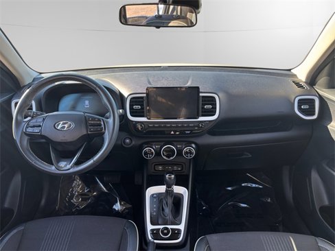 Used 2024 Hyundai Venue Limited image 10