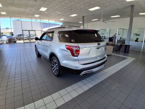 Used 2016 Ford Explorer Platinum image 3