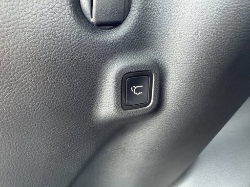 Used 2022 Jeep Compass Limited w/ Elite Group image 24