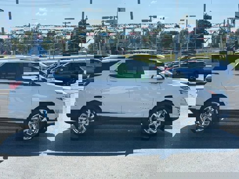 Used 2021 Chevrolet Equinox LT image 4