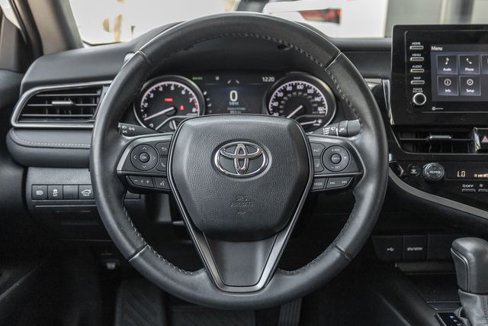 Used 2023 Toyota Camry SE image 8