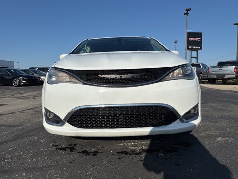Used 2018 Chrysler Pacifica Touring-L image 7