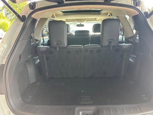 Used 2015 Nissan Pathfinder Platinum w/ Cargo Package image 14