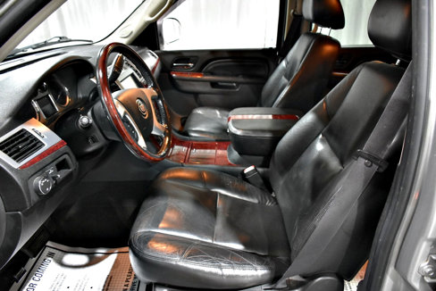 Used 2011 Cadillac Escalade ESV Premium image 27