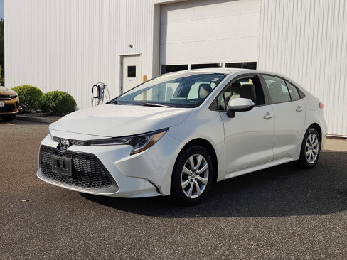 Used 2021 Toyota Corolla LE image 3