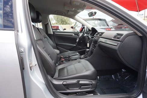 Used 2018 Volkswagen Passat 2.0T image 19