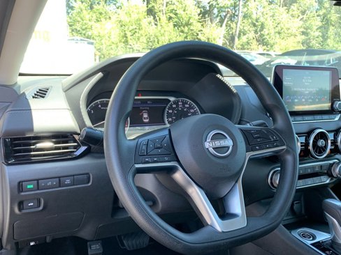 Used 2024 Nissan Sentra SV image 32