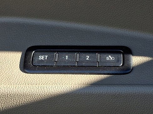Used 2018 Chevrolet Tahoe LT image 28