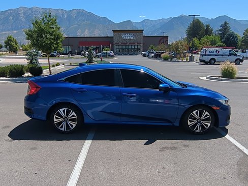 Used 2018 Honda Civic EX-T image 2