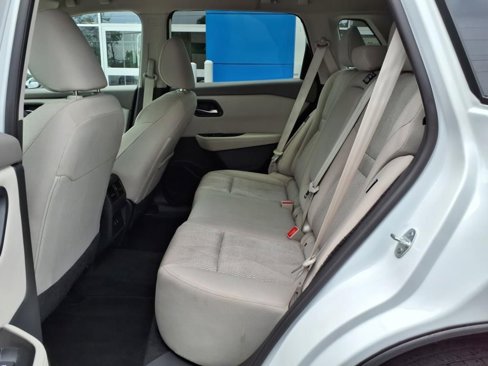 Used 2024 Nissan Rogue SV image 12