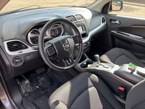 Used 2019 Dodge Journey SE image 12