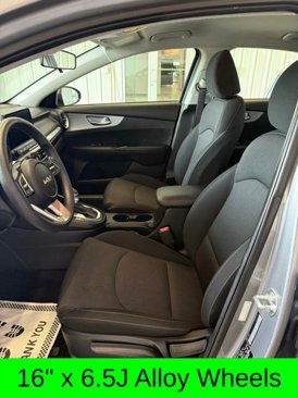 Used 2023 Kia Forte LXS image 13