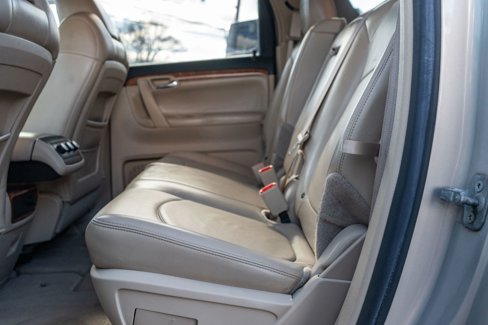 Used 2008 Saturn Outlook XR w/ Premium Trim Package image 15