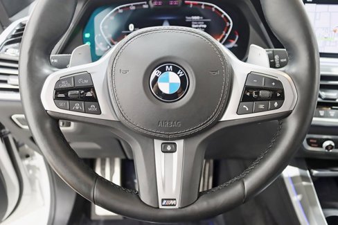 Used 2022 BMW X5 xDrive40i w/ M Sport Package image 14