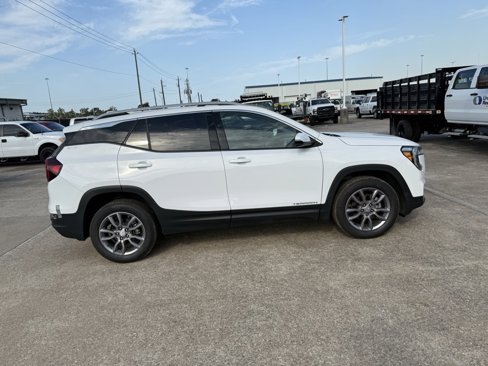 Used 2023 GMC Terrain SLT image 5