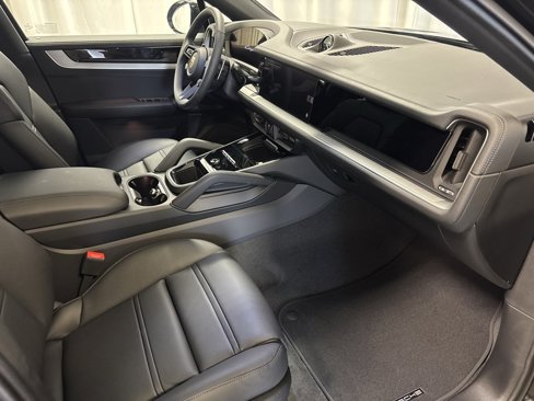 New 2026 Porsche Cayenne Coupe image 33