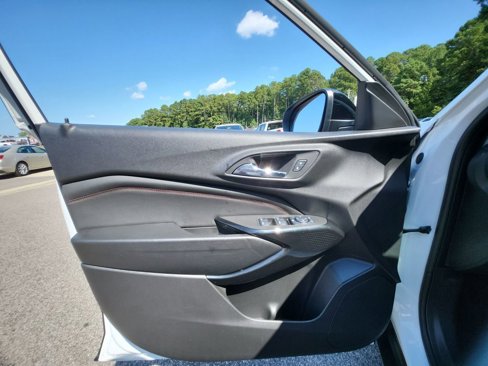 Certified 2025 Chevrolet Trax RS w/ Sunroof Package image 26