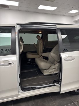 Used 2019 Toyota Sienna XLE Premium image 21