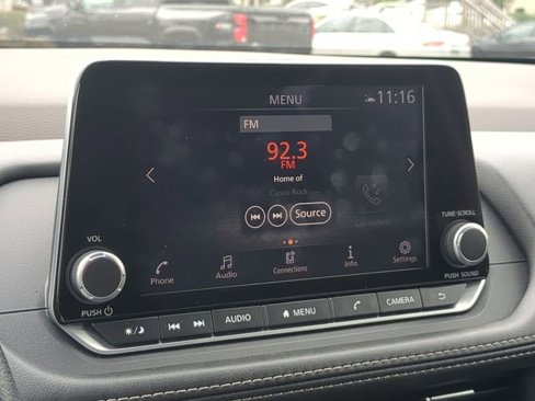 Used 2023 Nissan Rogue SV image 26