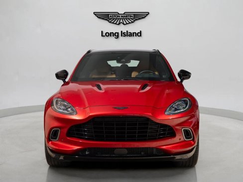 Used 2022 Aston Martin DBX image 2