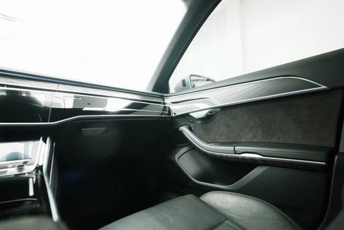 Used 2021 Audi A8 L 3.0T w/ Executive Plus Package image 26