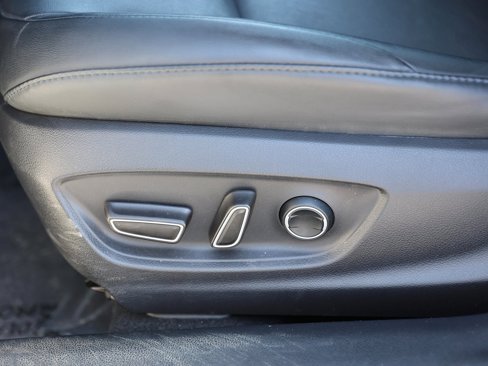 Used 2017 Toyota Prius Four image 18